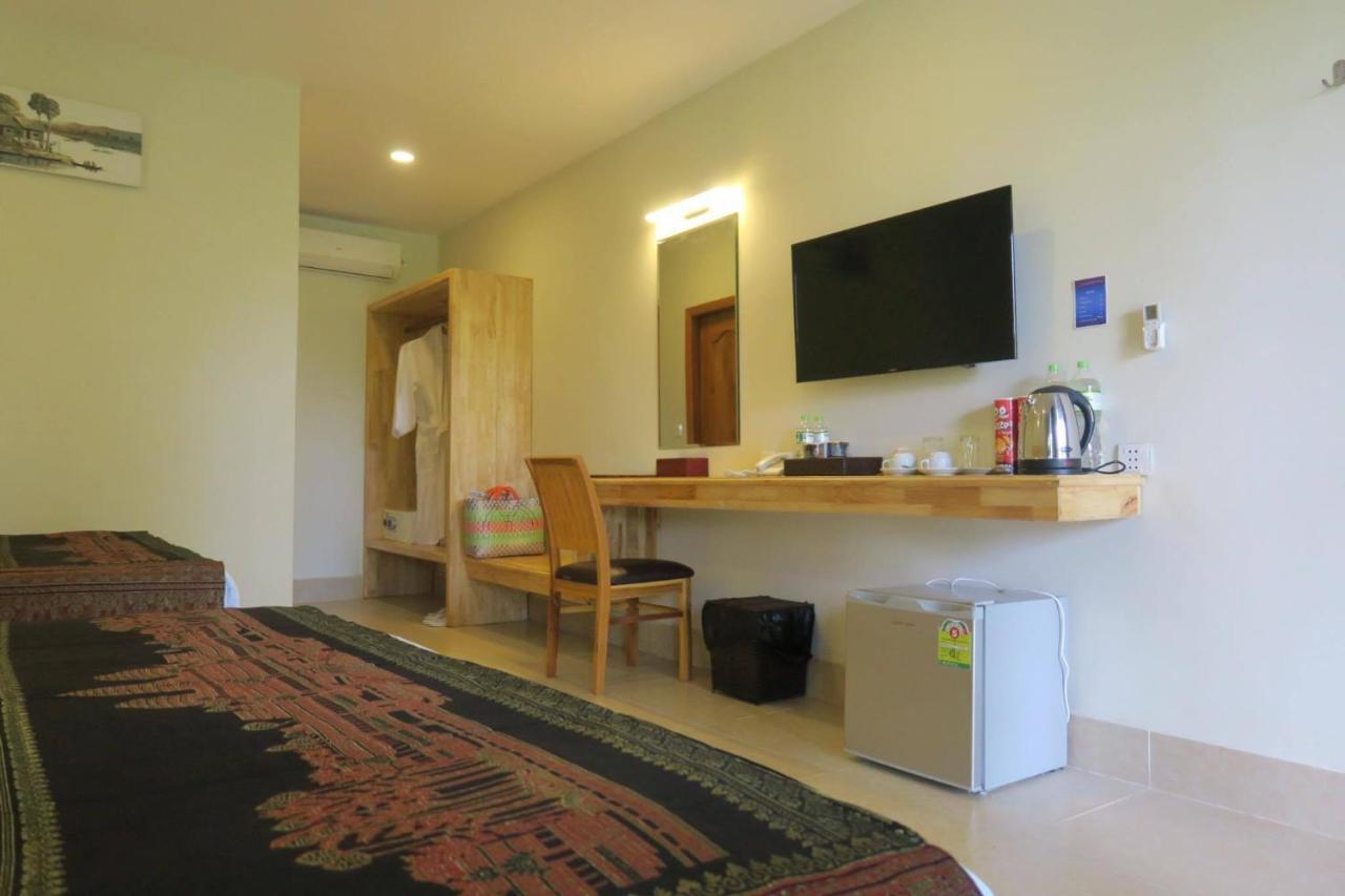 Twin Palms Resort Sihanoukville Exterior photo